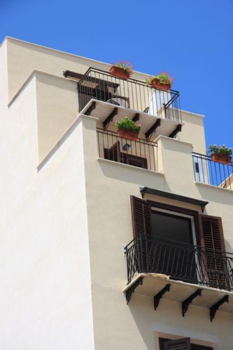 A Terrace In The Heart Of Palermo 아파트 외부 사진